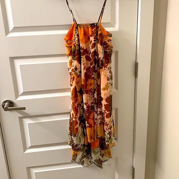 Beautiful floral orange dress made in Korea. - Picture 4 of 6